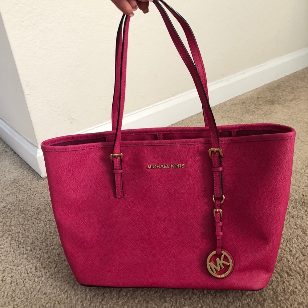 Michael Kors fuchsia tote